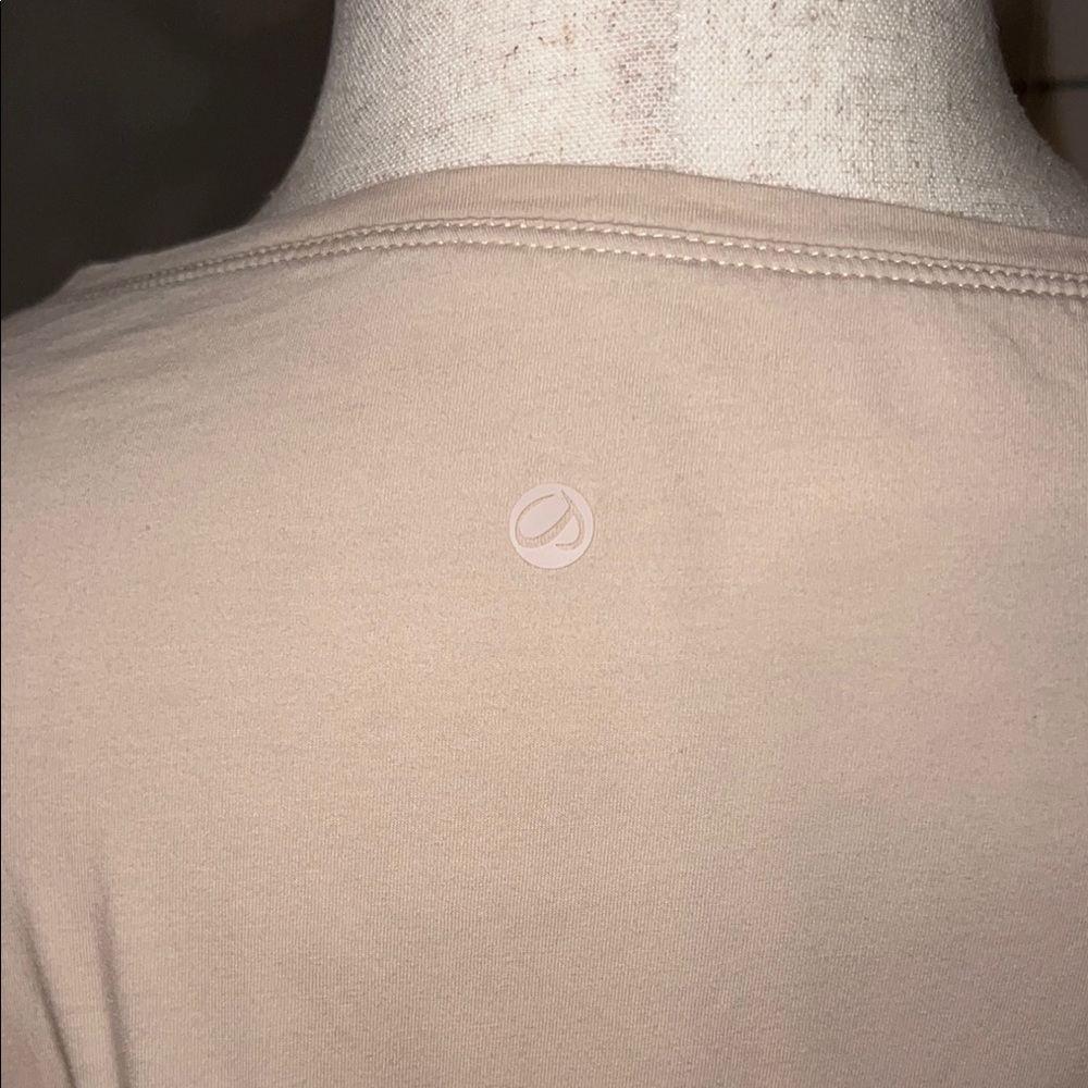 CRZ YOGA Cream Short Sleeve Boxy Tee Size Large (12) NWOT - Picture 3 of 5